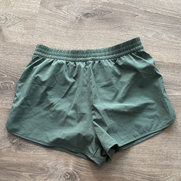 PINK Victoria's Secret Pants - PINK
TECH STRETCH RUNNING SHORTS